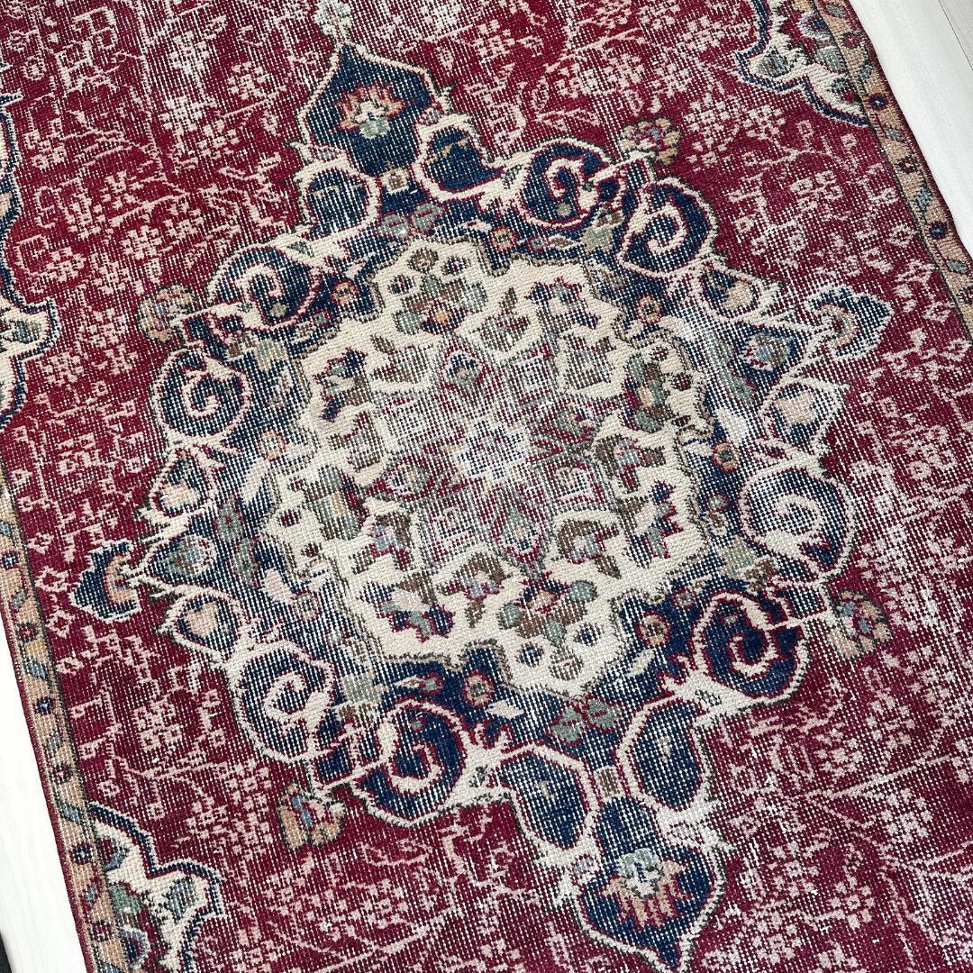 トルコ ヴィンテージラグ A132 レア レッド ネイビー ペールブルー