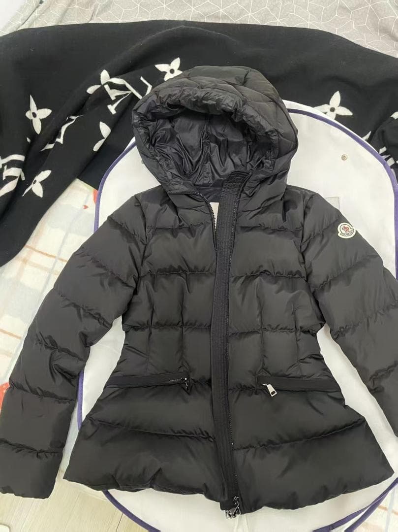 ブラックダウンジャケット フード付き~~~