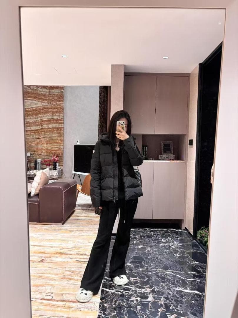 ブラックダウンジャケット フード付き~~~