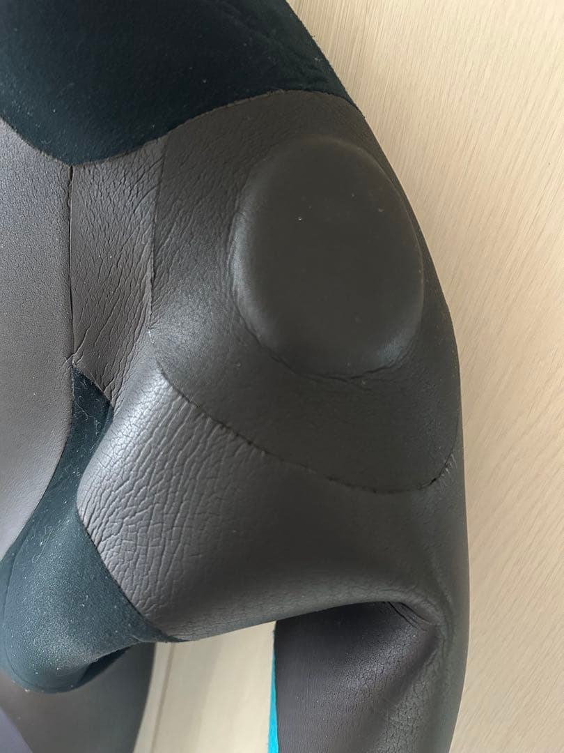 シーズンオフ近し　最終値下げ　RASH セミドライ　ネックエントリー　５ミリ