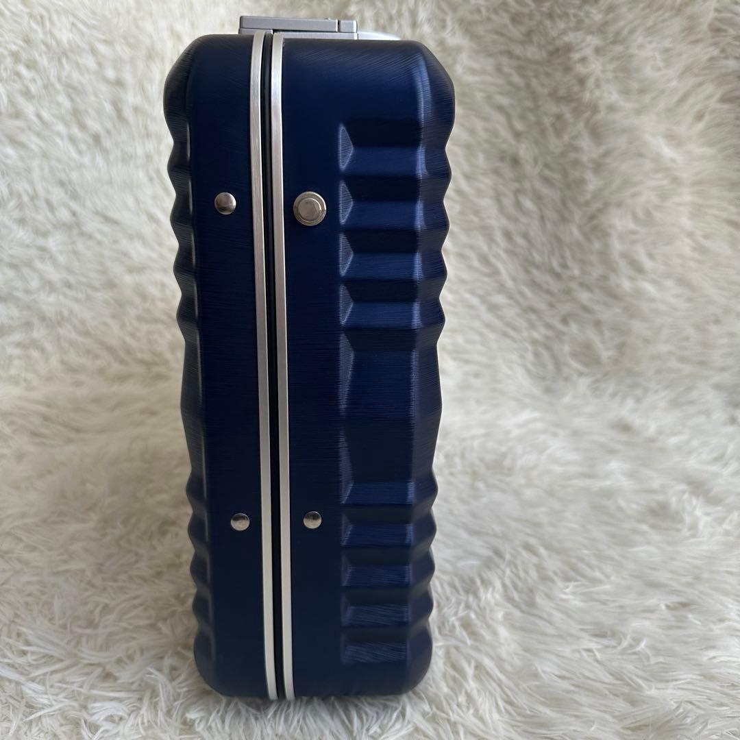 【最終価格美品】レジェンドウォーカーアタッシュケース6604-42ネイビー鍵付