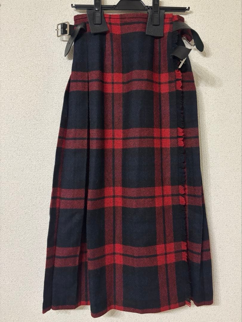 オニールオブダブリン　赤×黒　チェックプリーツスカート