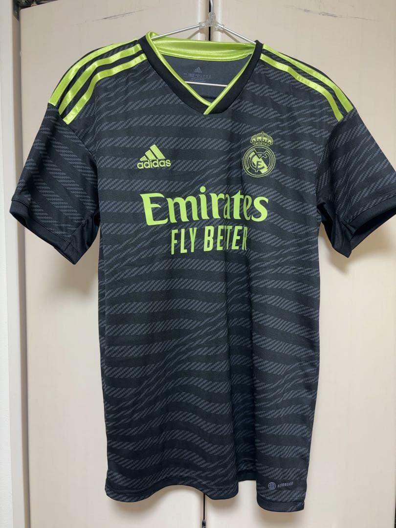 ま*ぬ様 正規品 レアル・マドリード モドリッチ 22/23サード　最終価格