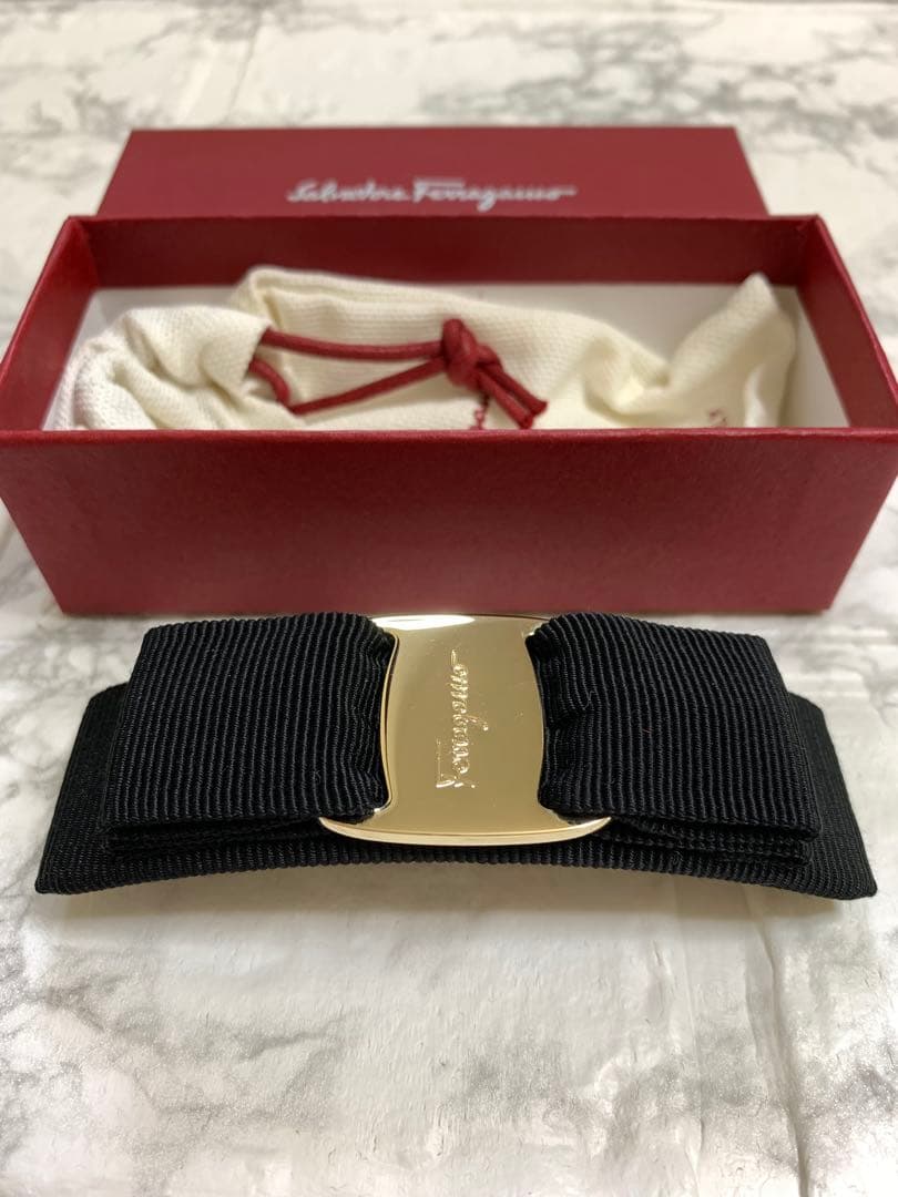 サルヴァトーレ フェラガモ バレッタ 黒