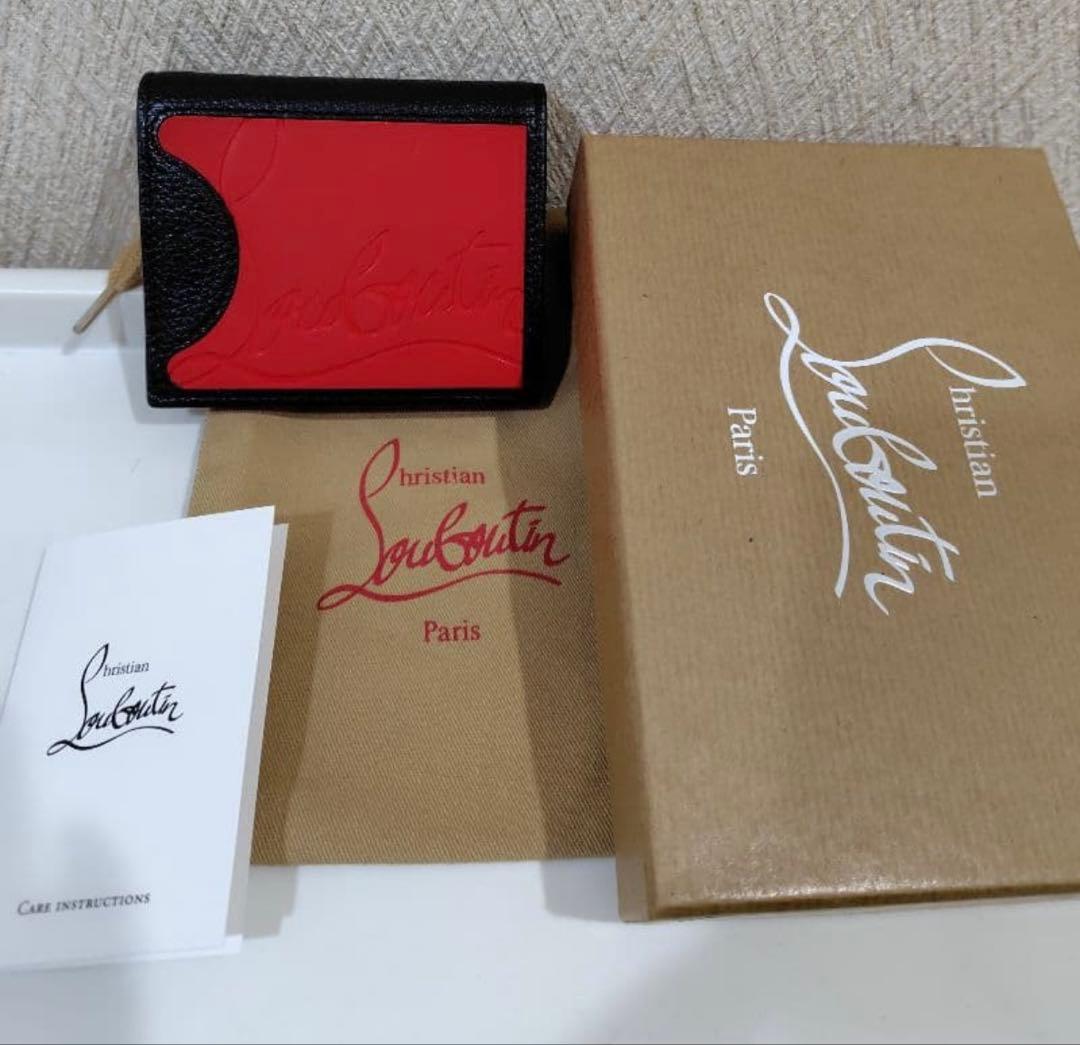 クリスチャンルブタン 折り財布 型押し ラバー ロゴ レザー レッド