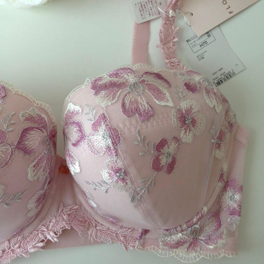 トリンプ　フロラーレ　611 花刺繍　胸寄せブラジャーH70ピンクパットなし