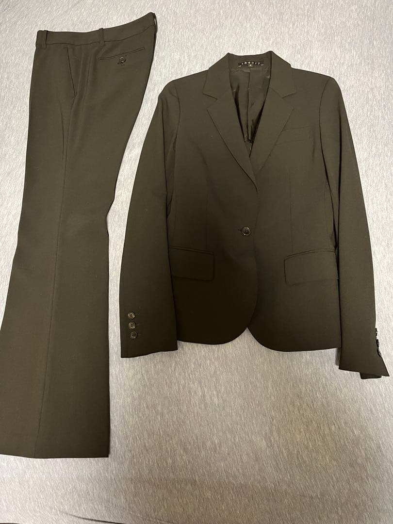 Theory パンツスーツ 黒　サイズ2