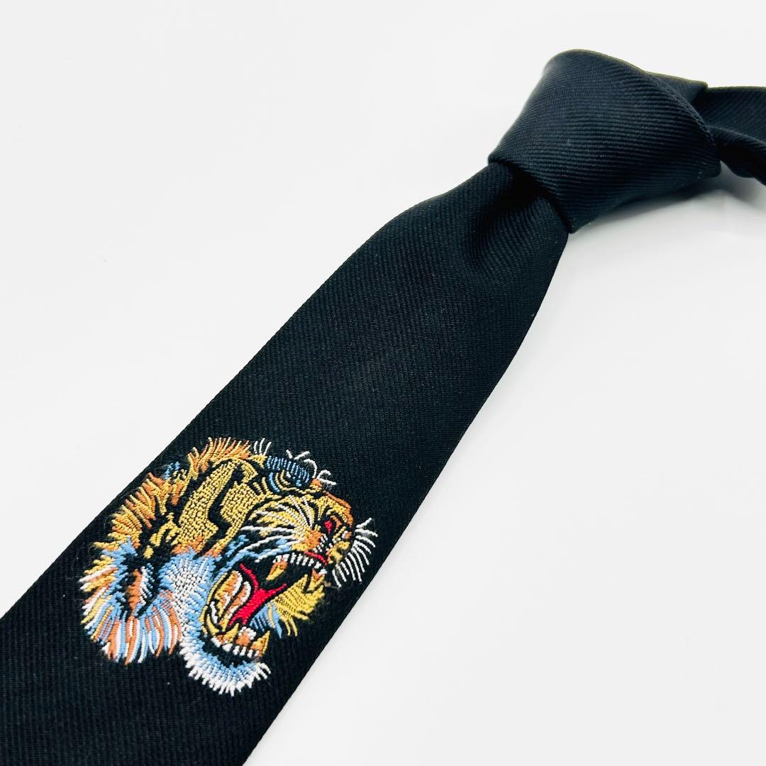 ✨美品✨GUCCI トラ　虎刺繍　現行タグ　シルク　ブラック　ネクタイ