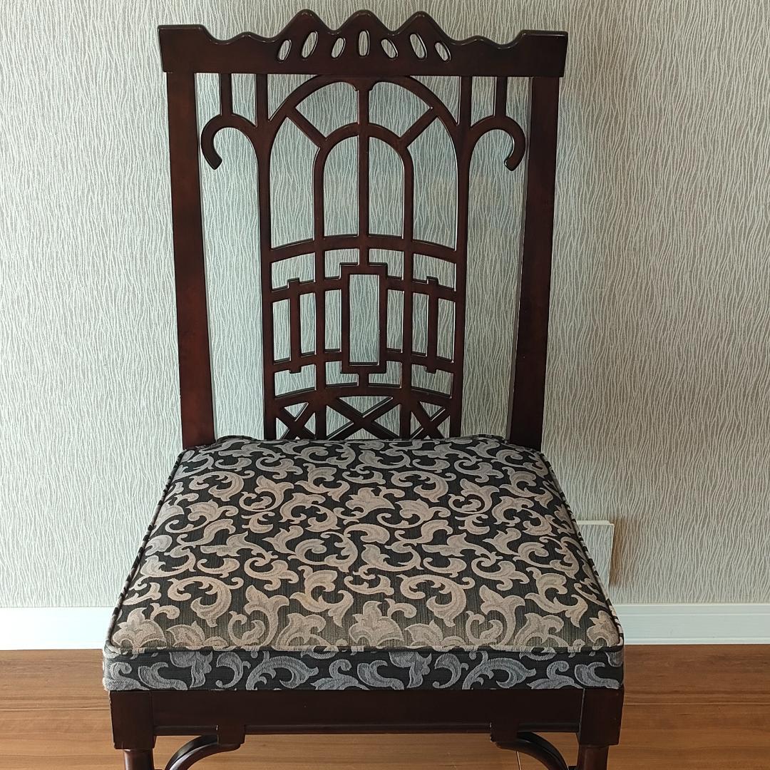 シノワズリ　ヴィンテージチェア　透かし彫り　リビングチェア①