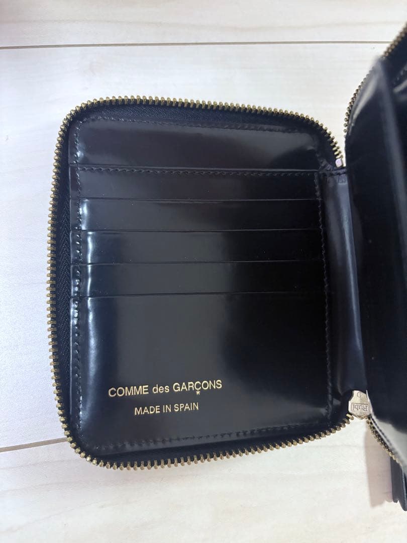 【美品】COMME des GARÇONS ブラック 二つ折り財布