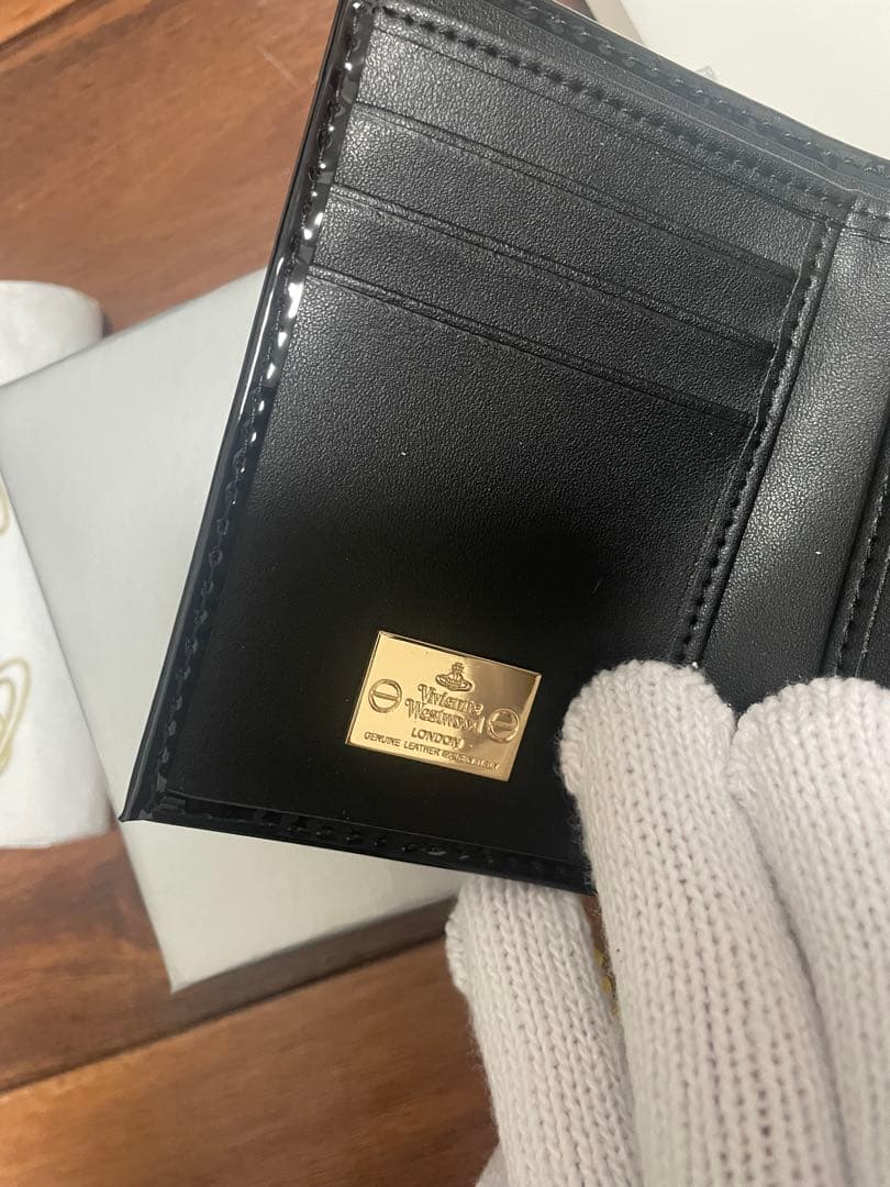 【大人気✨️紙袋付】新品 Vivienne Westwood エナメル 黒