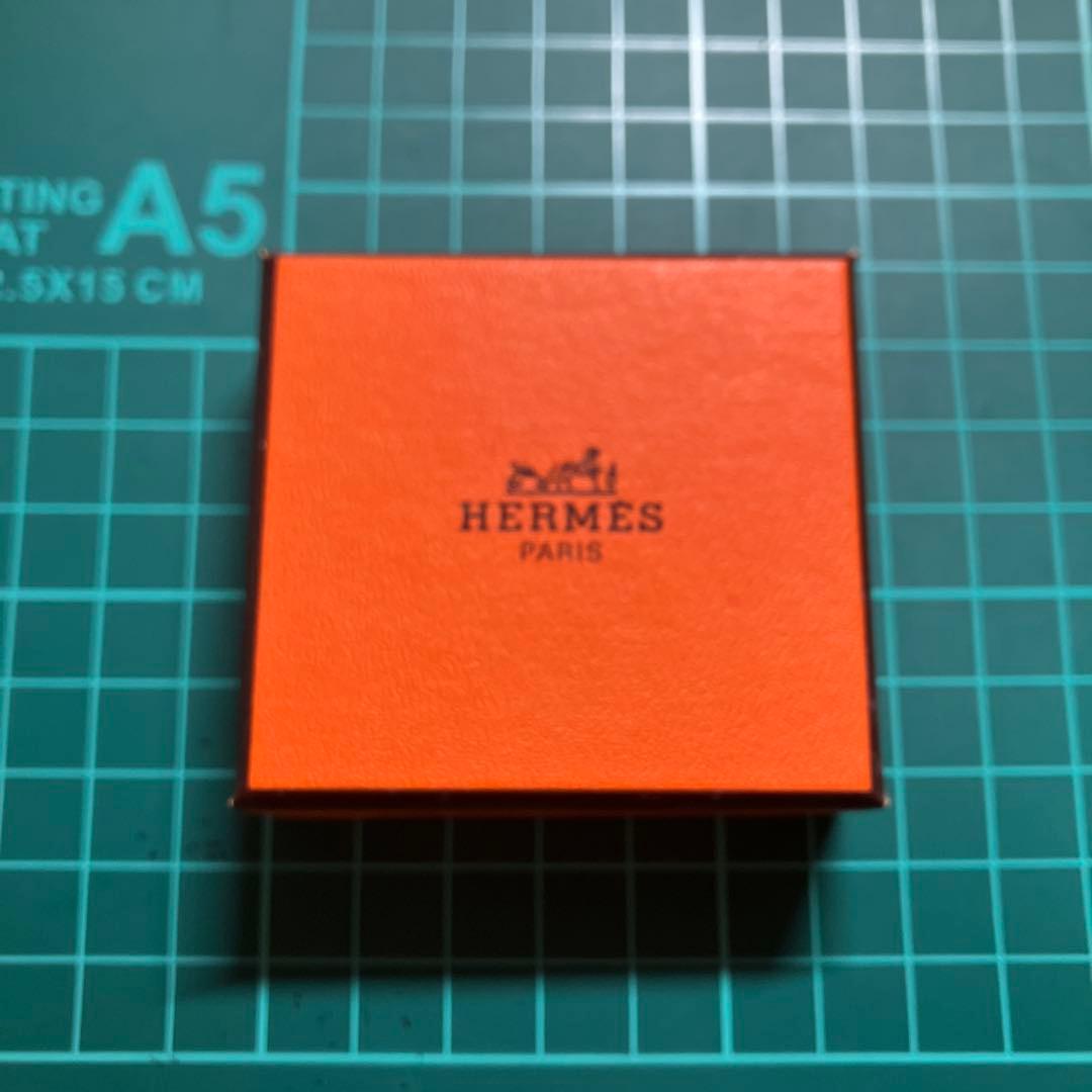 HERMES エルメス　アタメ　スカーフリング　ゴールド　共箱入り