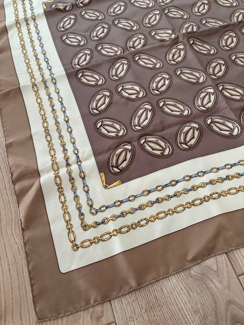 カルティエ Cartier 超大判 スカーフ ロゴ入り