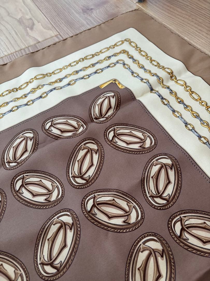 カルティエ Cartier 超大判 スカーフ ロゴ入り