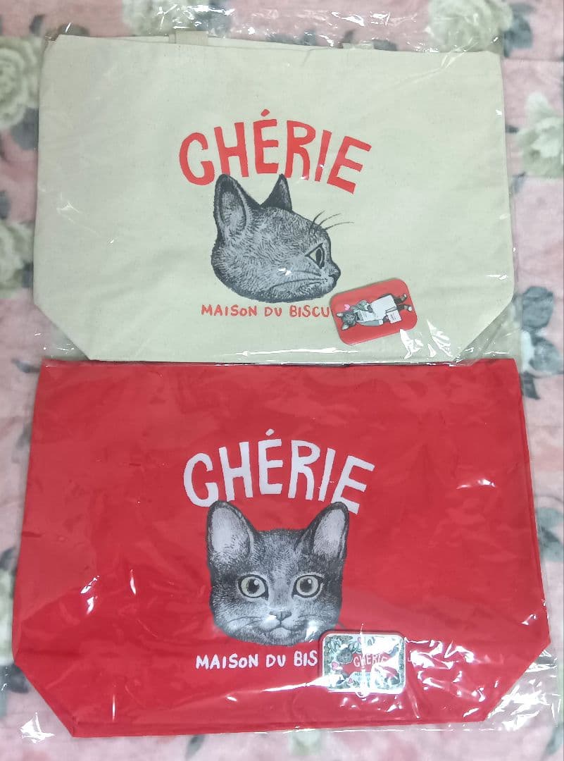 ヒグチユウコ トートバッグ 2個セット 缶バッジ付き