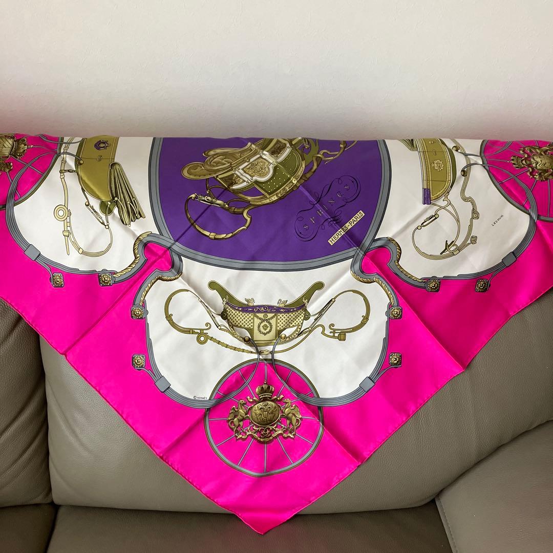 【新品】HERMES エルメス スカーフ　馬車柄カレ90