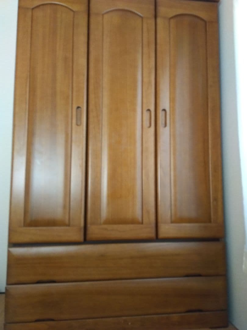 木製ブラウン洋服タンス 3扉 2引き出し付き