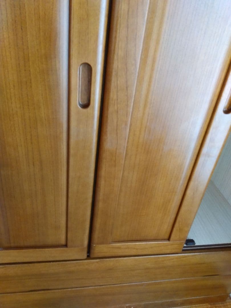 木製ブラウン洋服タンス 3扉 2引き出し付き