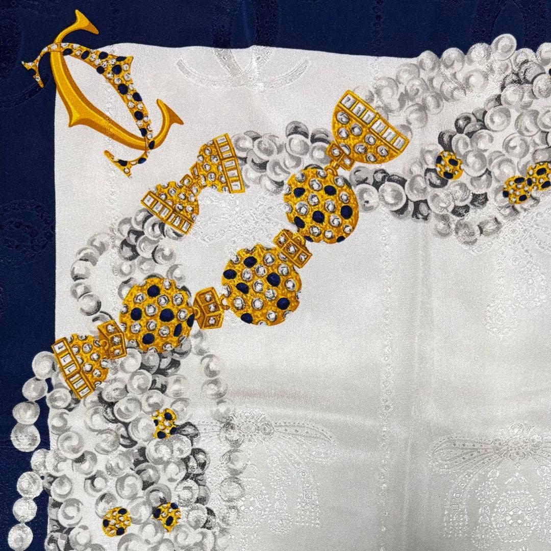 Cartier カルティエ パンテール柄スカーフ シルク　85×85 箱あり