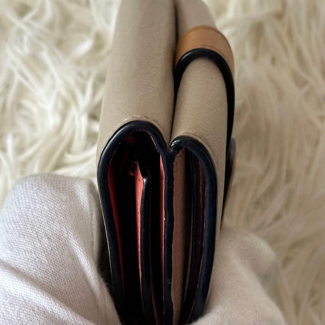 ロエベ アナグラム バーティカルウォレット 三つ折り財布 レザー ベージュ