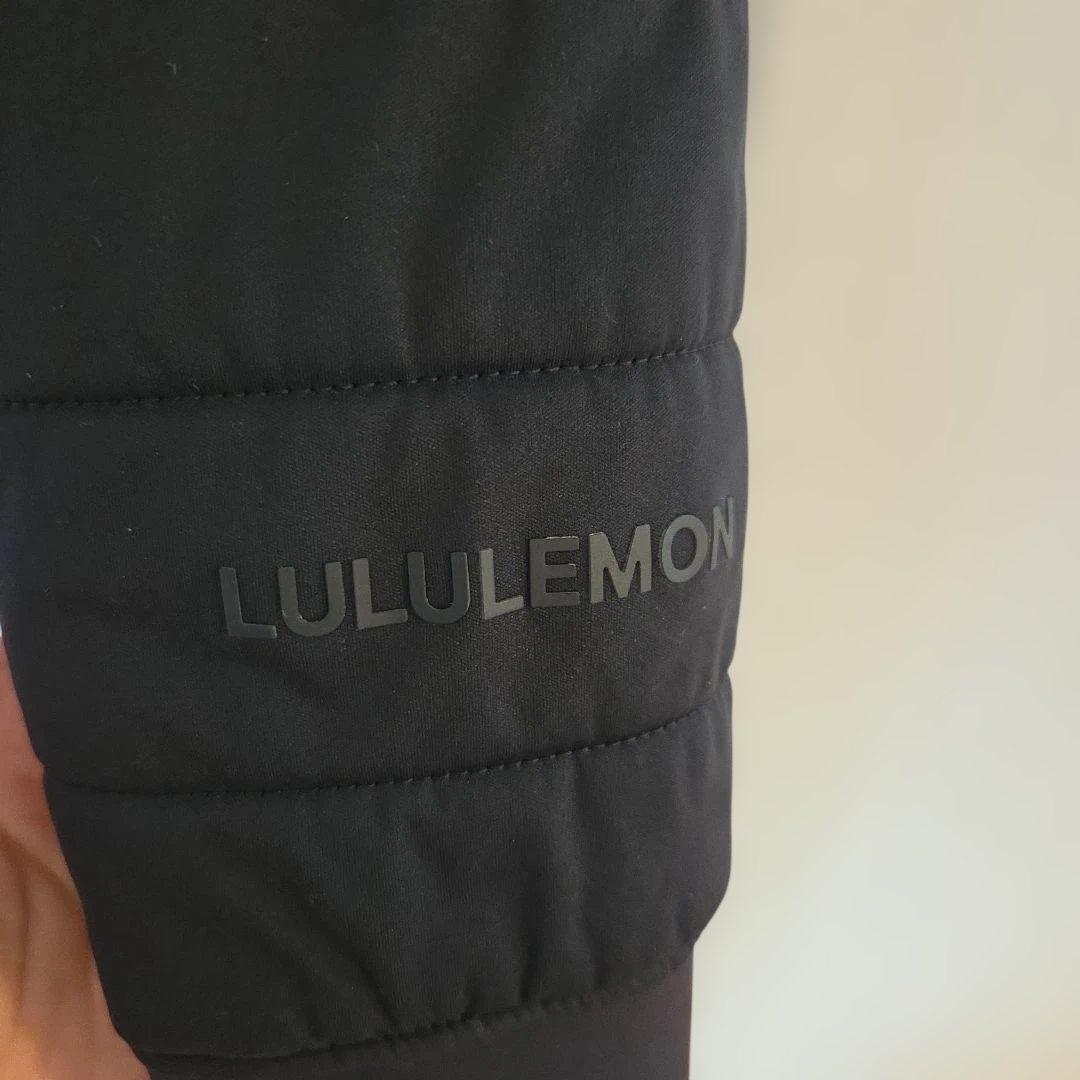 【超美品】LULULEMON フード付きブラックジャケット