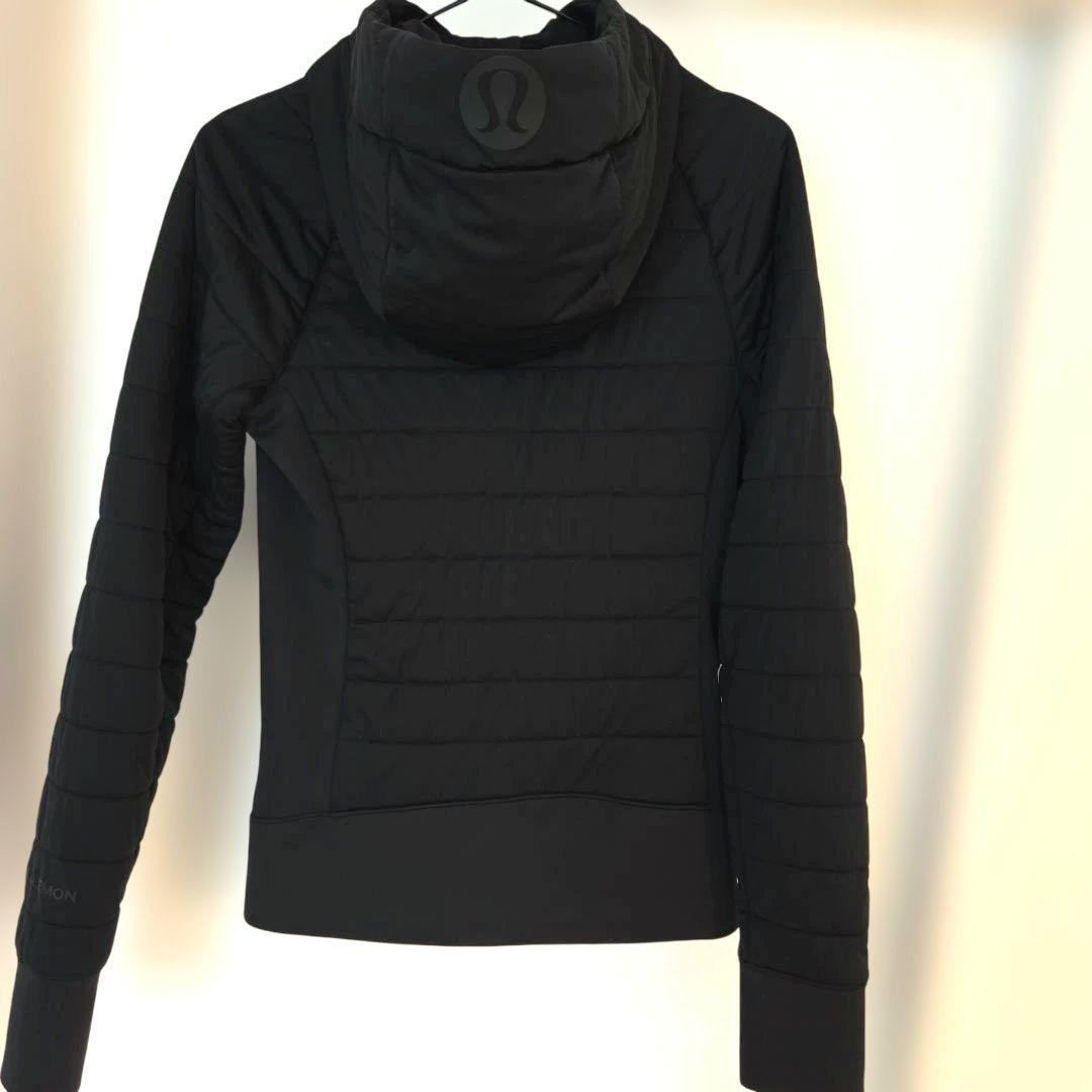 【超美品】LULULEMON フード付きブラックジャケット