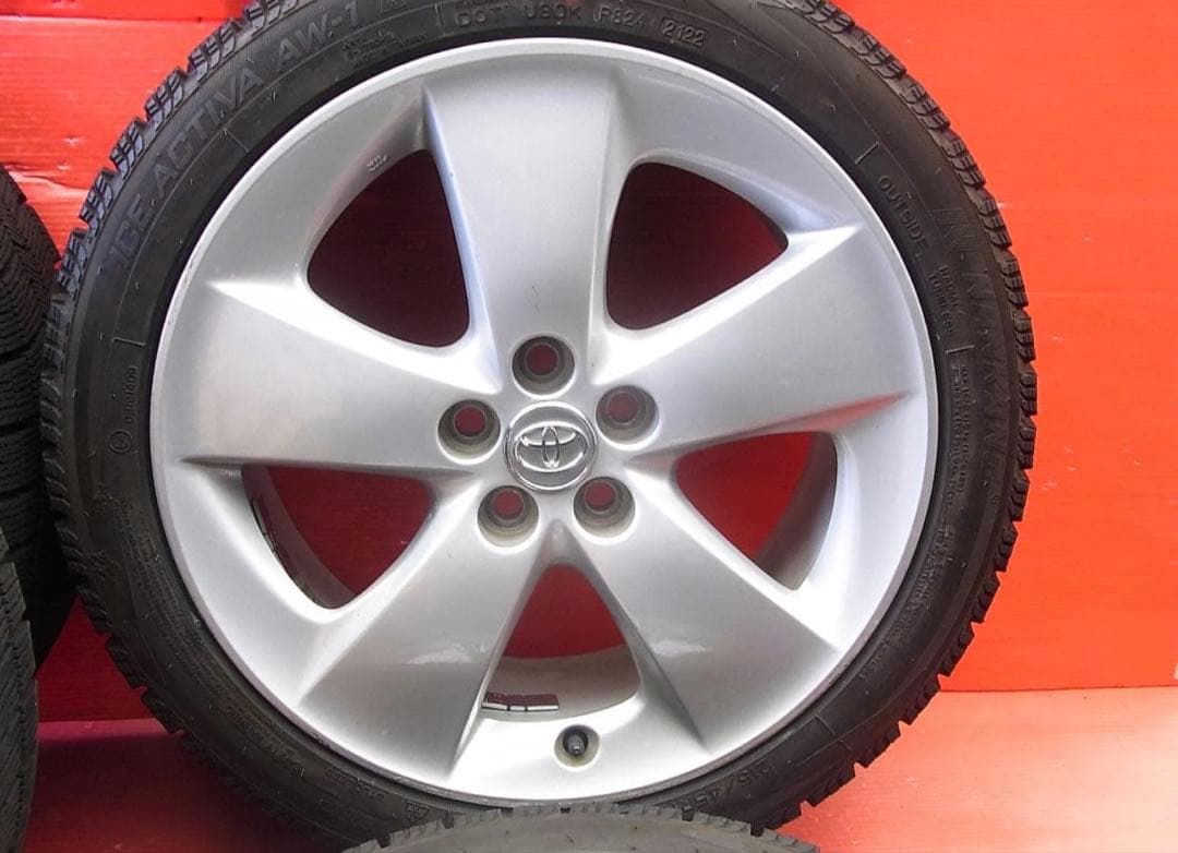 u*e様 30プリウスSツーリング純正17インチ+ナンカン製215/45R17ス