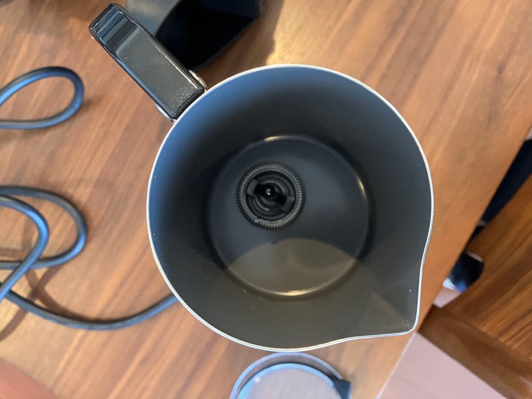 Nespresso C61 コーヒーメーカー+ ネスプレッソ ミルク泡立て器