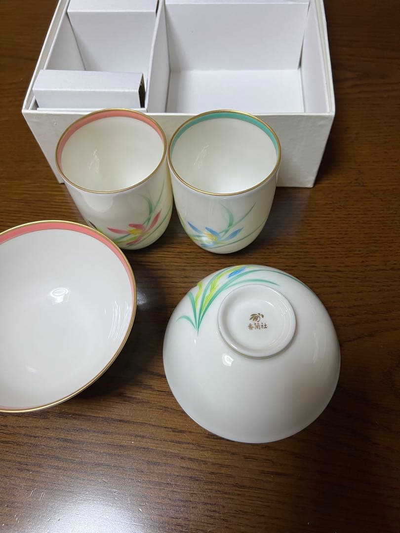 香蘭社　花柄陶器茶碗、湯呑みセット