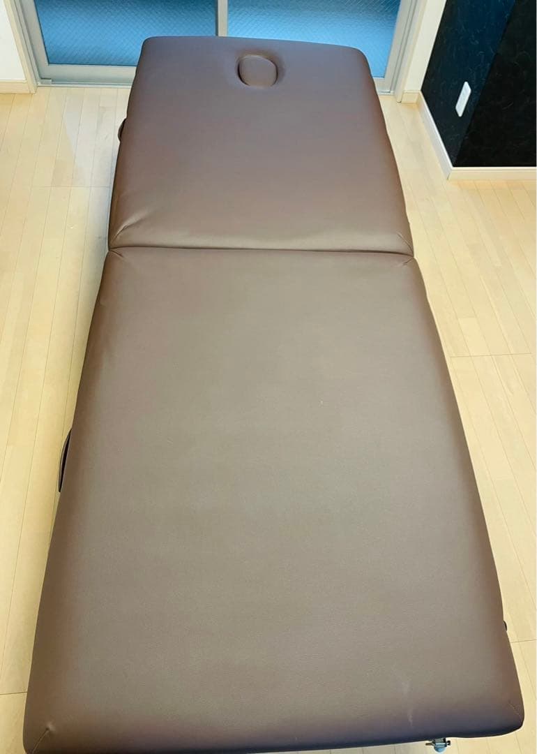 折りたたみ　マッサージベッド　長さ185×幅70×高さ51〜83センチ　状態綺麗