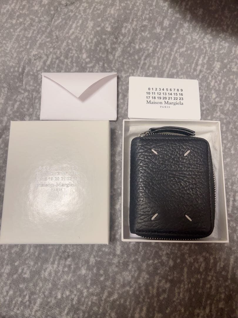 【使用期間半年程】メゾンマルジェラ ジップアラウンド コンパクトウォレット