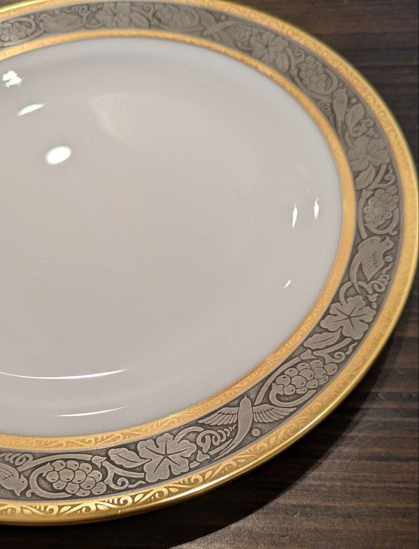 大倉陶園 金白金蝕ぶどう唐草 デザート皿