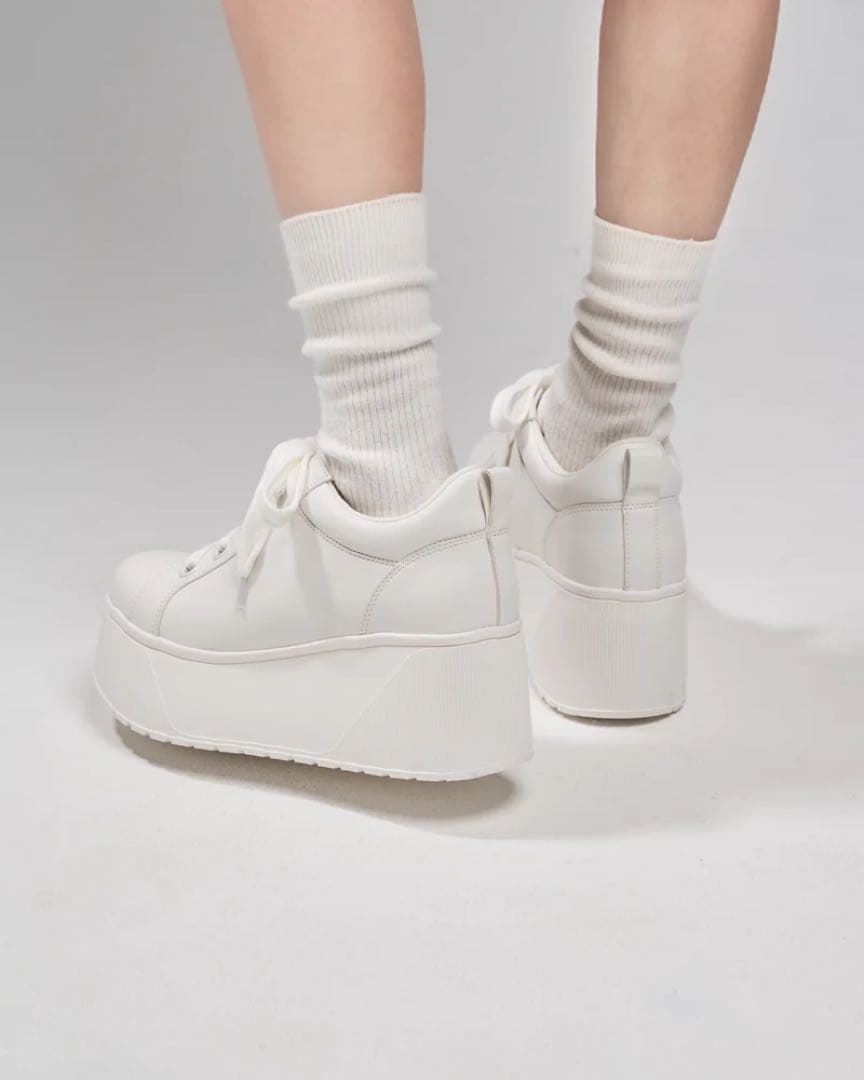 【6月発売新作】【即納】Sサイズ　インスタグラマー鈴木亜美さん　厚底スニーカー