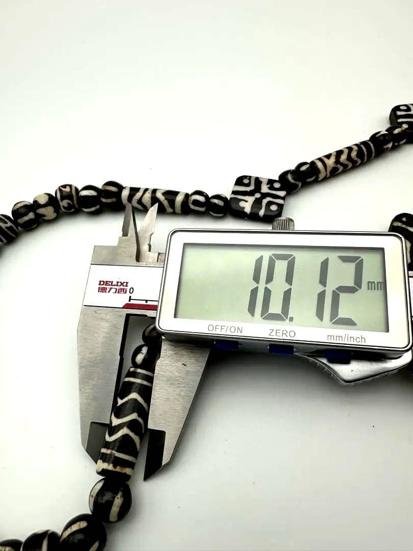 ☆天然石☆ 蔵伝 チベット 收藏品 稀少品（風化西アジア天珠）西アジアスタイル