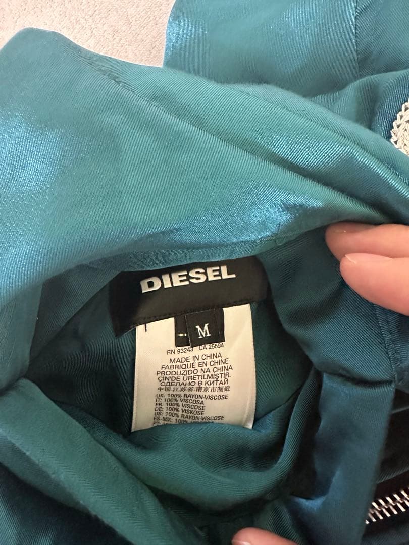 『DIESEL』 スカジャン　J-SMOAK-EMBRO リバーシブル　黒　M