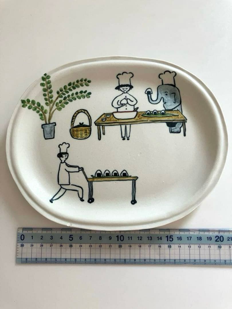 【未使用品】室井夏美さん シェフと動物のイラスト陶器皿 2枚セット