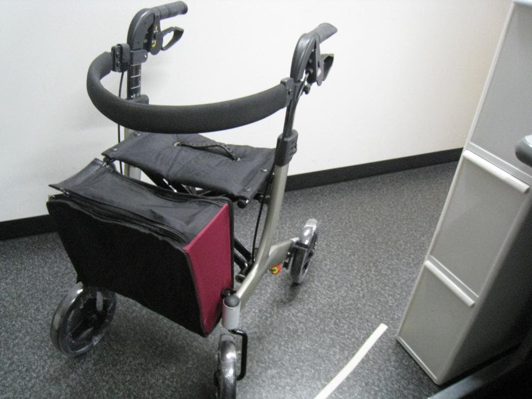 介護用品 歩行車 リトルターン ロータイプ アロン化成 安寿 リハビリ