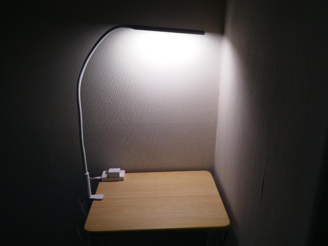 LED 目に優しいスタンドライト 無段階調色 調光 デスクライト