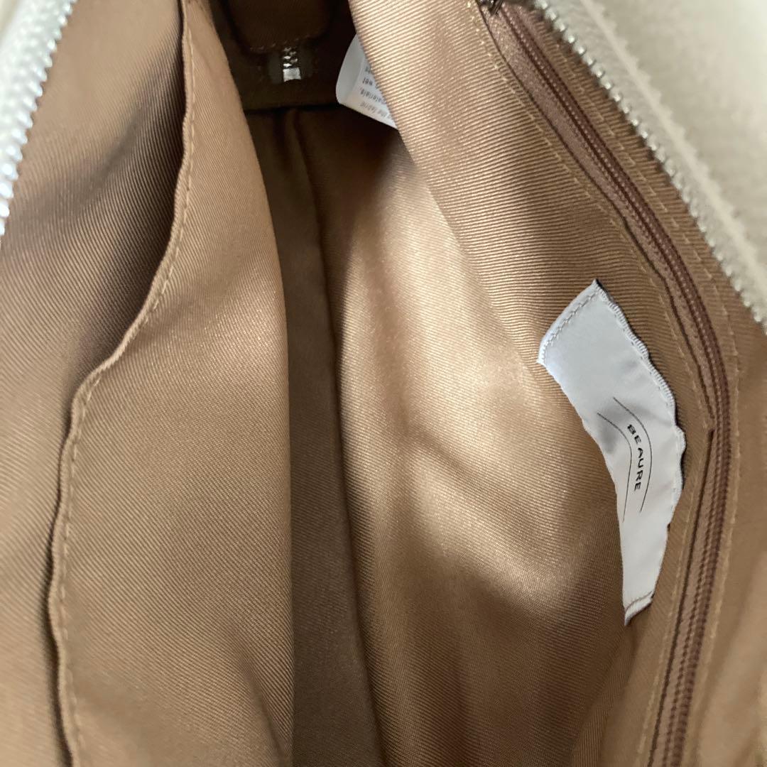 BEAURE ビュレ　カウレザー スラントポケット ボストングレージュ新品未使用