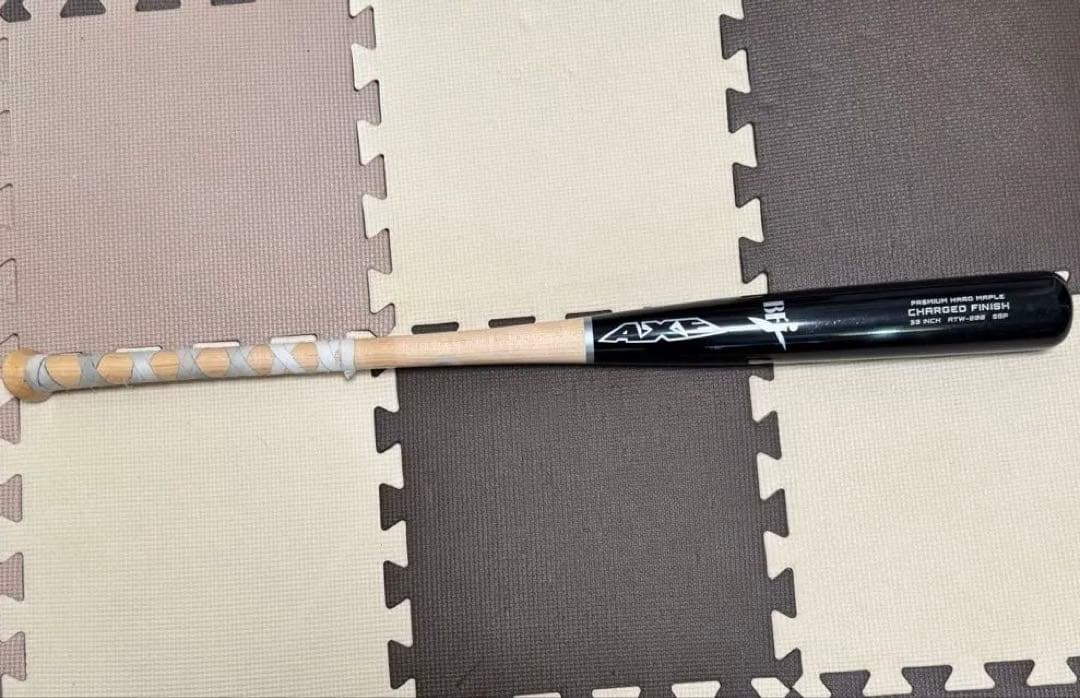 AXEバット　硬式木製バット　84センチ