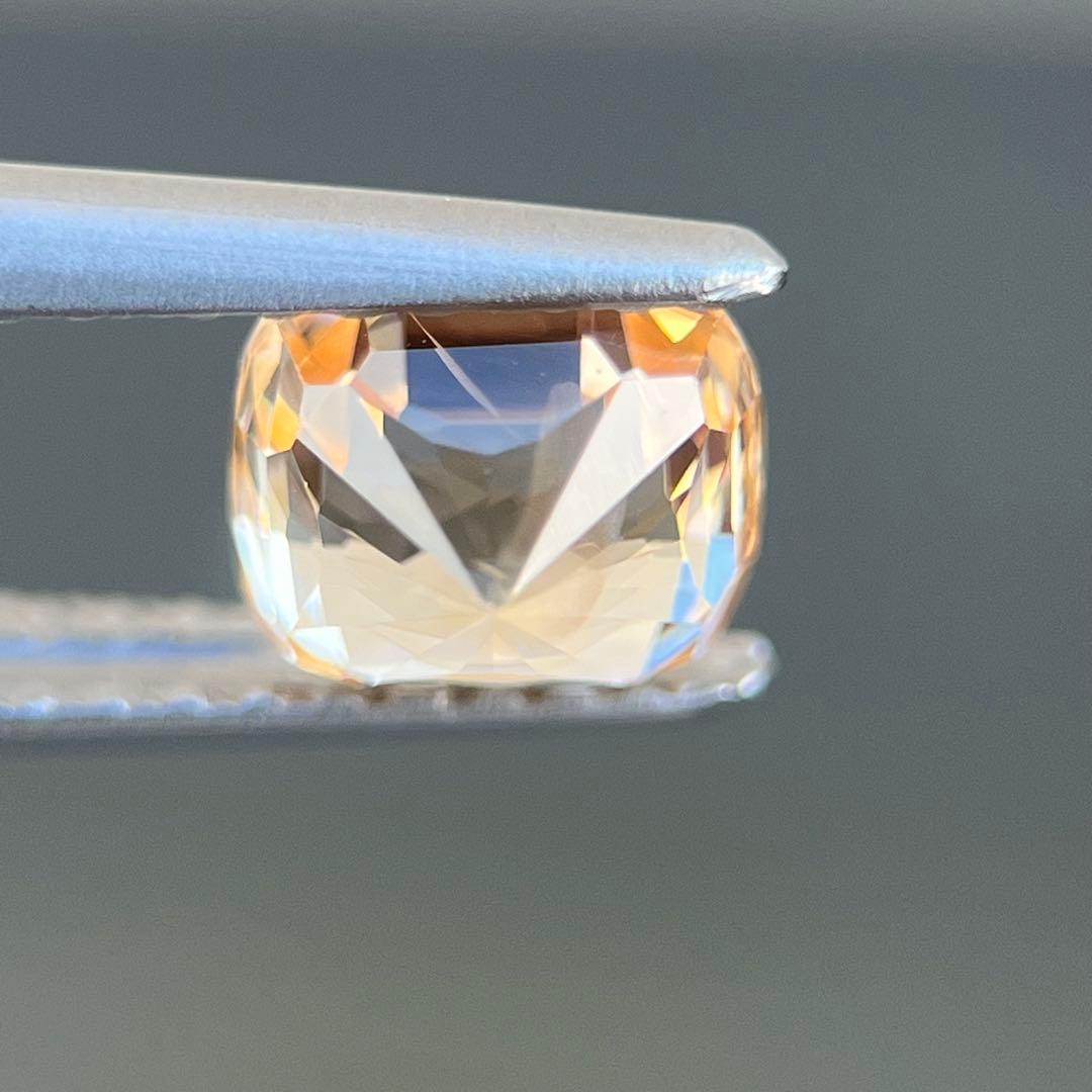 スリランカ産非加熱天然オレンジサファイアルース