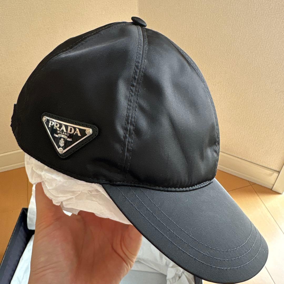 え*み様 美品　男女兼用　PRADA ナイロンベースボールキャップ　ブラック　M