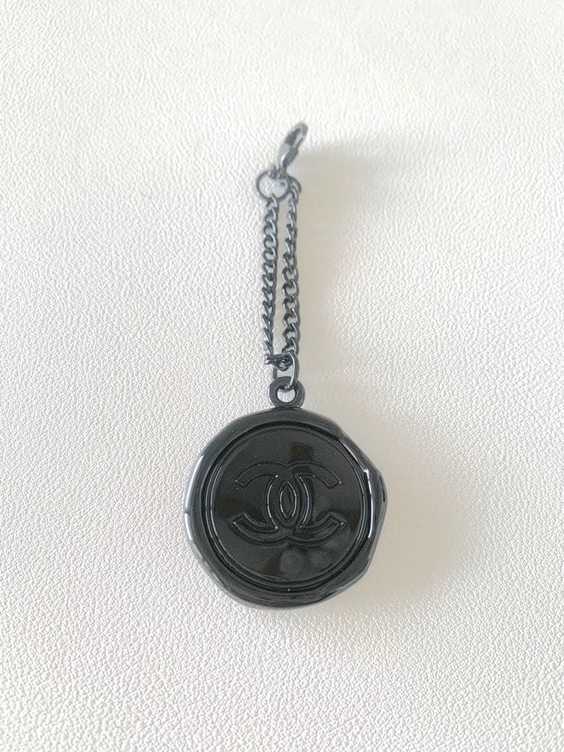 CHANEL ブラック ロゴ ペンダント ネックレス ユニセックス