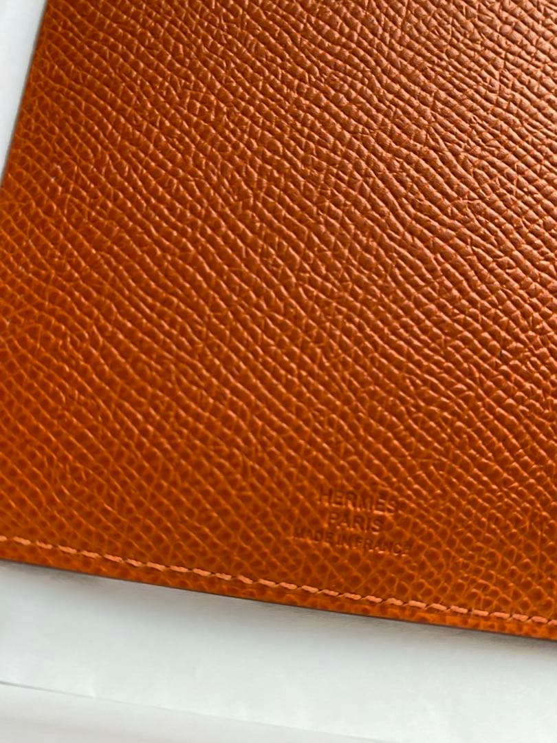 HERMES オレンジ パスポートケース