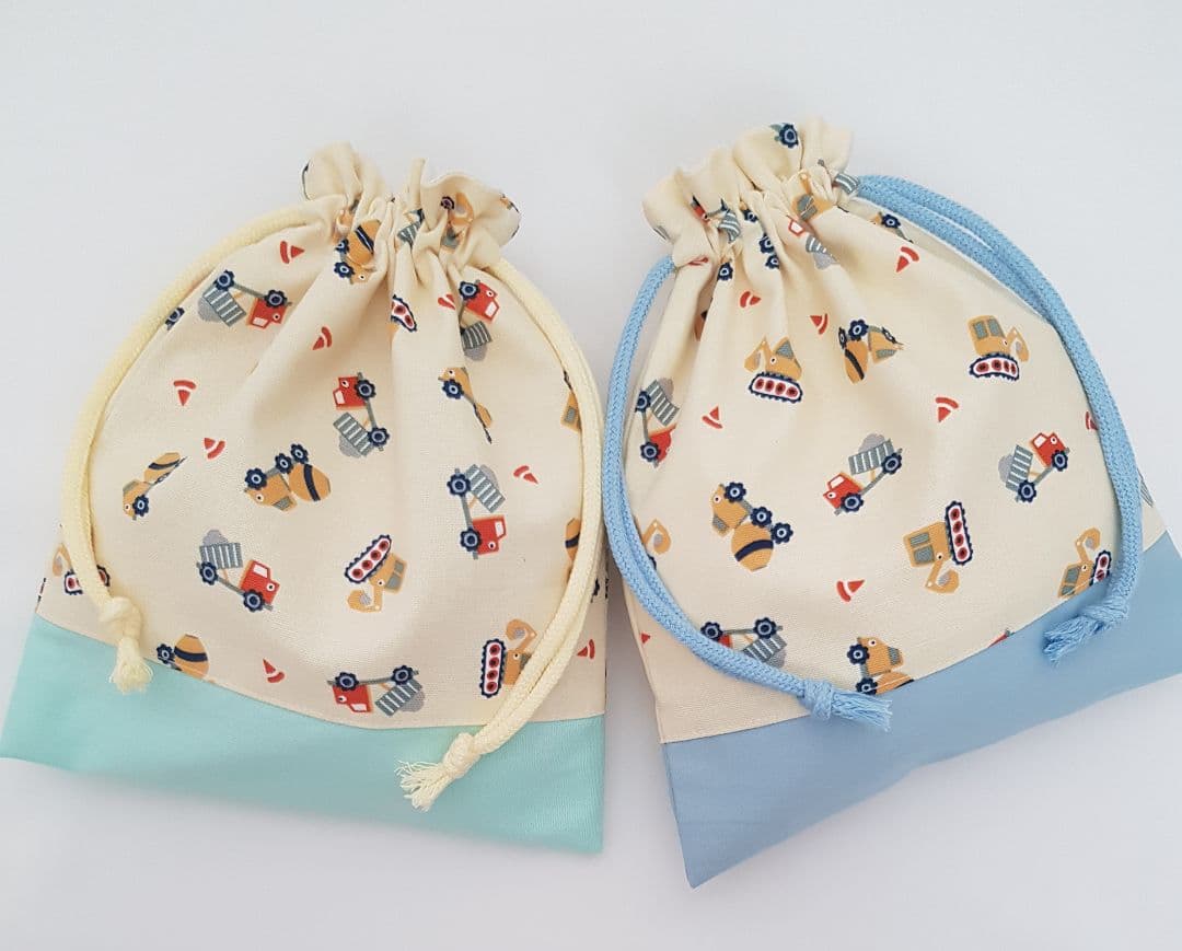 体操着袋×4お弁当袋×2 保温保冷 クリーム色 工事車 水色