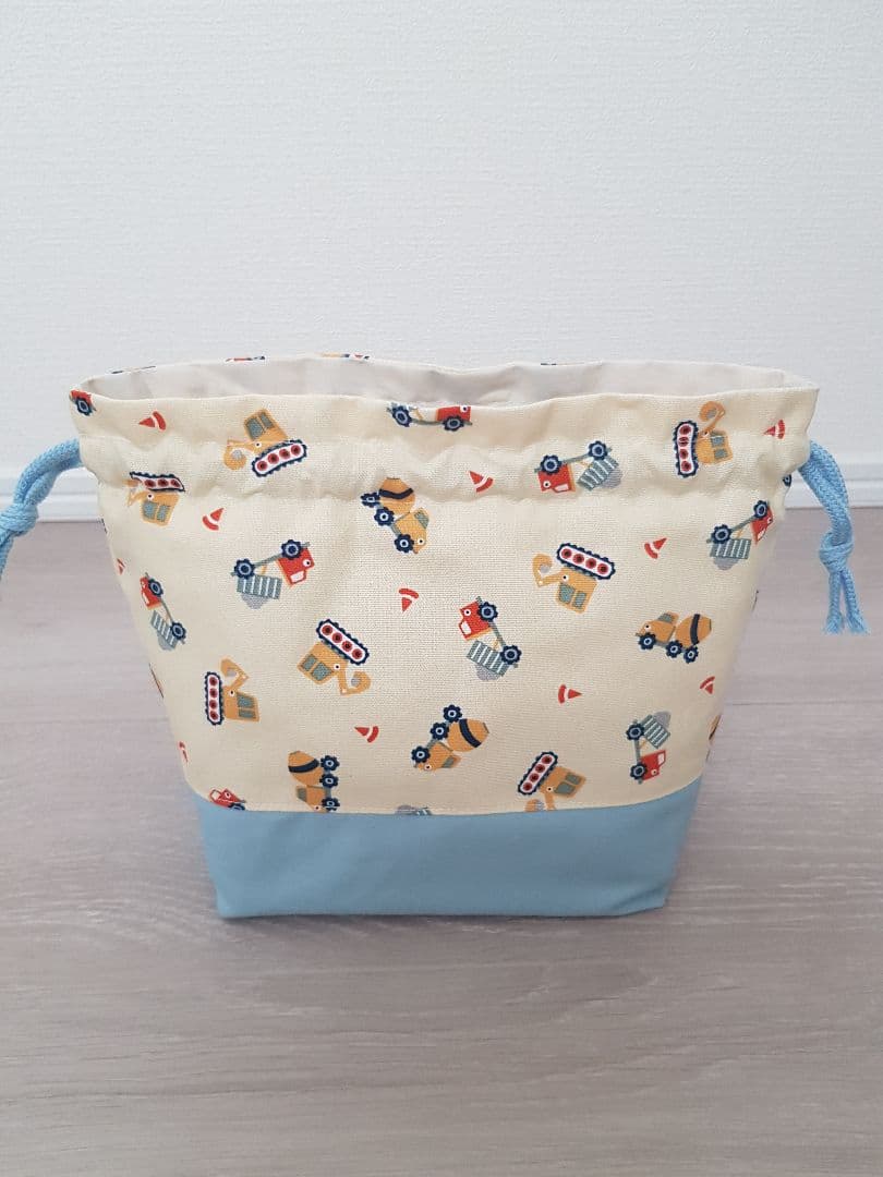 体操着袋×4お弁当袋×2 保温保冷 クリーム色 工事車 水色