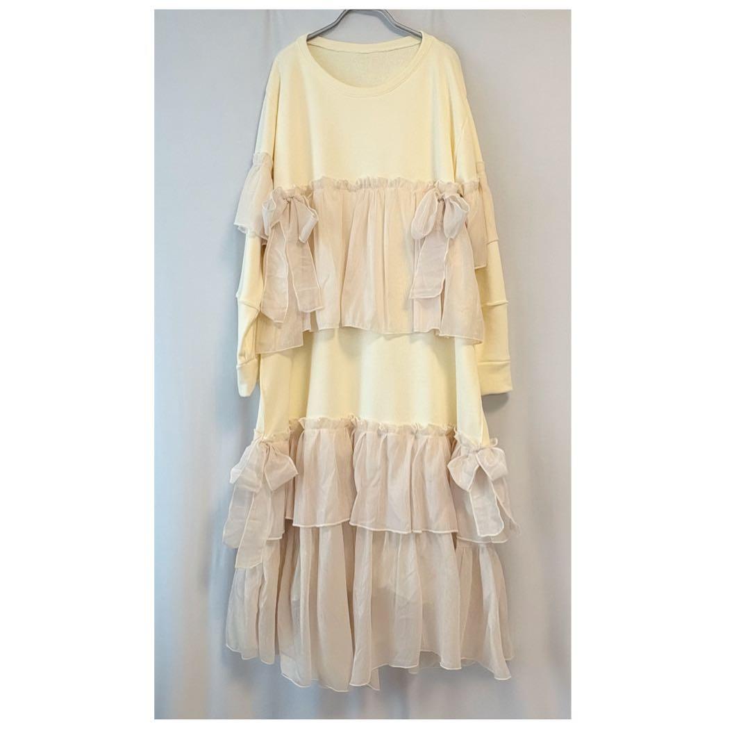 ③スウェットクリームホワイト×シャイニーシフォン フリルワンピース　大きいサイズ