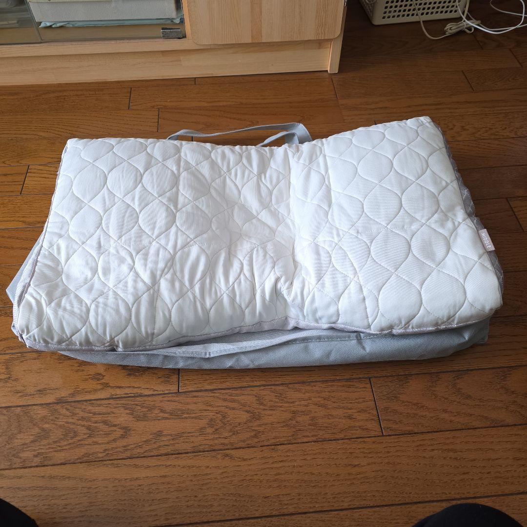 美品　西川　ファインスムーズ　fine　smooth　ミニ備長炭&ひのき