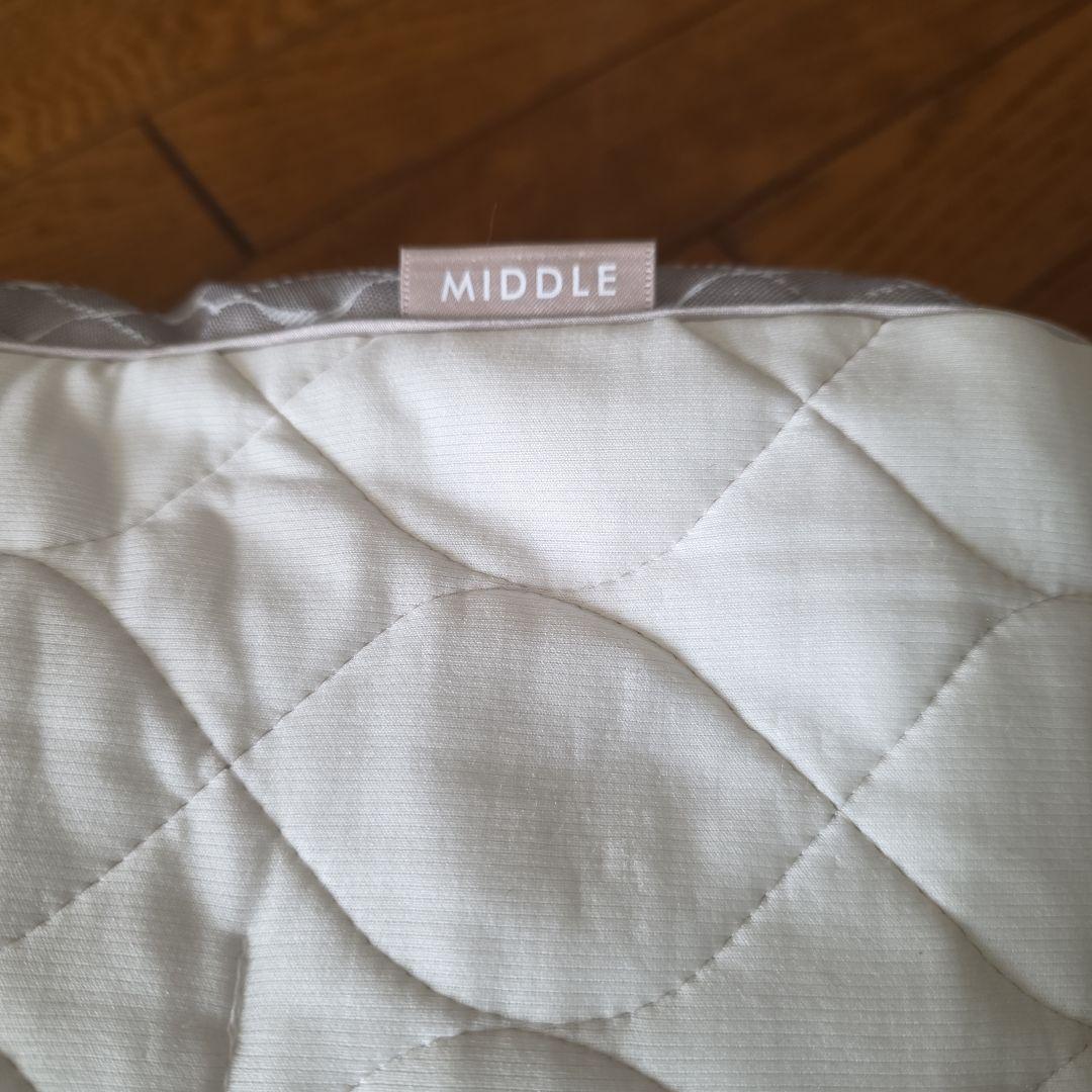 美品　西川　ファインスムーズ　fine　smooth　ミニ備長炭&ひのき