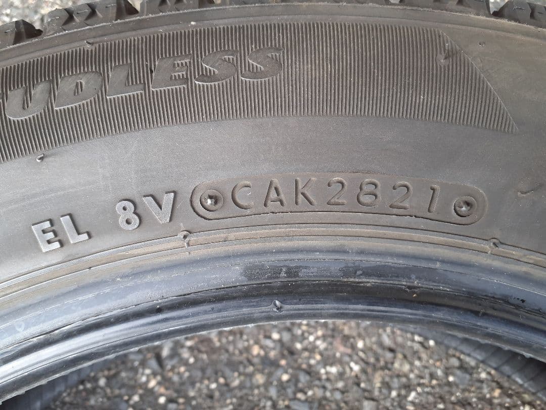 ブリヂストンスタッドレスタイヤ 155/65R14インチ　4本